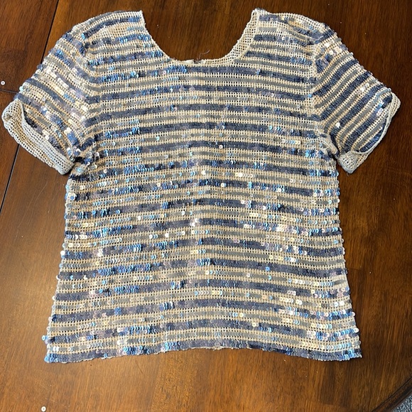GRYPHON BEIGE/BLUE SEQUIN SHORT SLEEVE TOP M - Picture 7 of 10